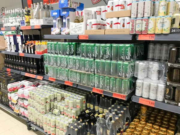 波莫里 保加利亚 2019年9月06日 超市中不同类型的啤酒 — 图库照片