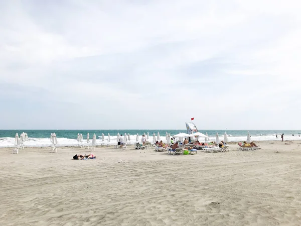 Pomorie Bulgarie Septembre 2019 Les Gens Relaxent Sur Plage — Photo