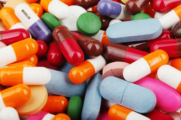 Pilules de nombreuses formes regroupées — Photo