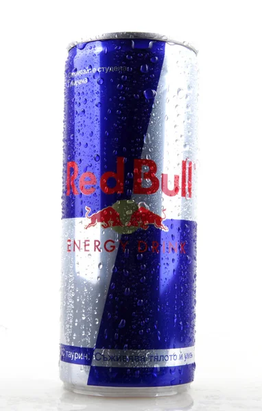 AYTOS, BULGARIA - 25 DE ENERO DE 2014: Botella de Red Bull aislada —  Fotos de Stock
