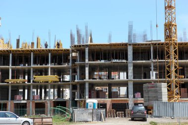 Pomorie, Bulgaristan - 07 Haziran 2020: Plaj yakınlarındaki büyük inşaat alanı