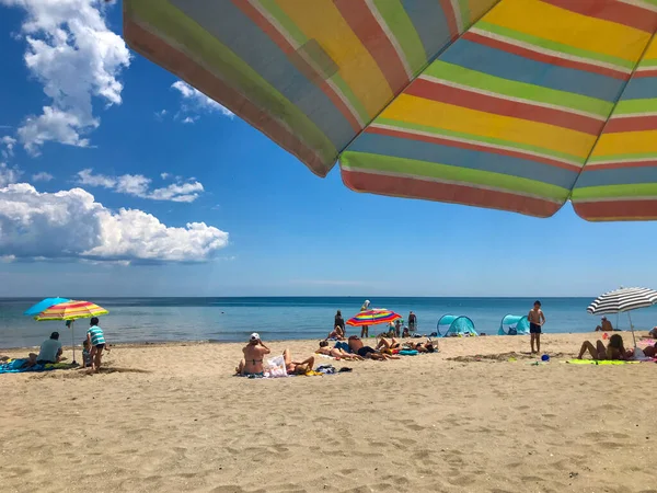 Pomorie Bulgaria July 2020 People Relaxing Beach — Stock Photo, Image