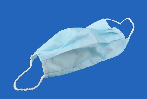 의료용 보호용 마스크가 파란색 배경에 분리되어 있습니다 Ffp 도하는 외과용 — 스톡 사진