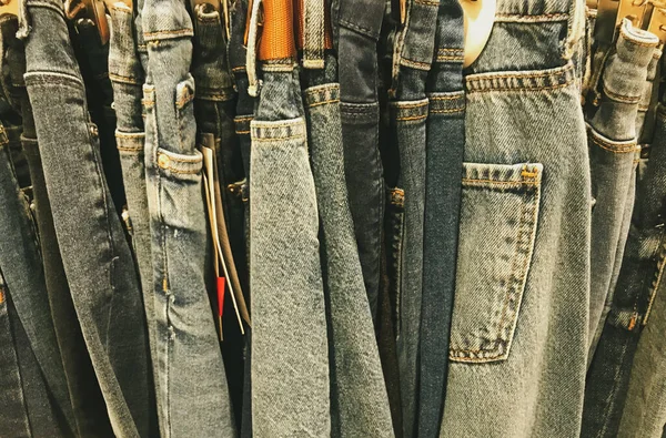 Diversi Tipi Jeans Negozio Nelle Vicinanze — Foto Stock