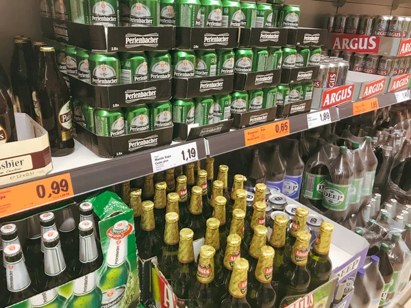 Pomorie Bulgaria Enero 2020 Diferentes Tipos Cerveza Supermercado —  Fotos de Stock