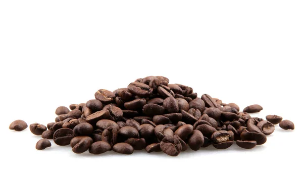 Verse Gebrande Koffiebonen Geïsoleerd Witte Achtergrond — Stockfoto