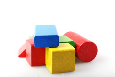 Tahta blok beyaz arkaplanda izole edildi