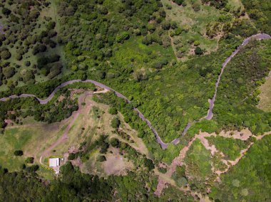 Mauritius'ta dağ kıvrımlı yol, Şubat 2019 