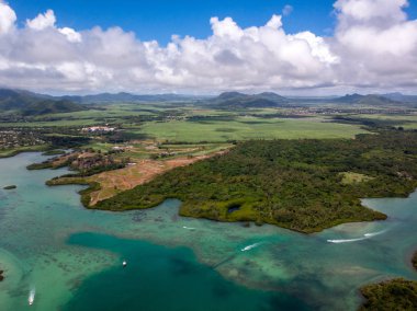 Mauritius hava fotoğrafı. Güzel plajları ile ada. 2019