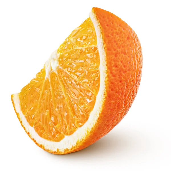 クリッピング パスと白い背景で隔離オレンジの柑橘系果実の熟したスライスを立っています フィールドの完全な深さ — ストック写真