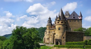                     Almanya'da Eifel Schloss Brresheim           