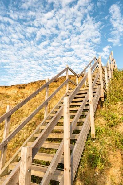 ahşap adımları kadar sahil plaj ve kum tepeleri Lowestoft Suffolk, tepede başlığı