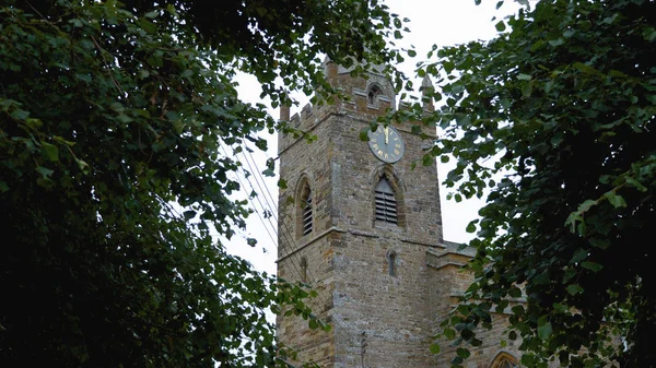 Pacífica iglesia rural del patio de la cruz santa en Milton Malsor uk —  Fotos de Stock