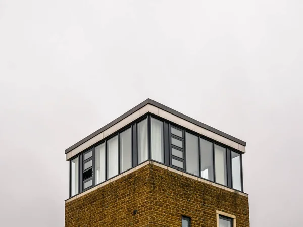 Novo design único moderna casa geminada em inglaterra — Fotografia de Stock