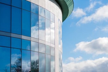 Northampton İngiltere 11 Kasım 2018: güneşli gün görünümü Windows modern northampton üniversite booth lane binanın