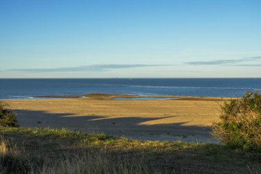 Lowestoft Suffolk 'ta kumsal ve kum tepeleri
