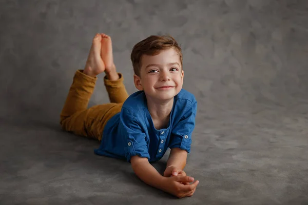 5 yo retratos em estúdio — Fotografia de Stock