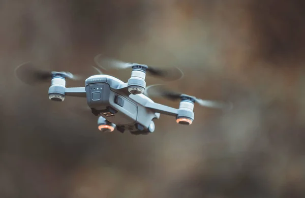 Drone Volant Avec Caméra Sur Ciel — Photo