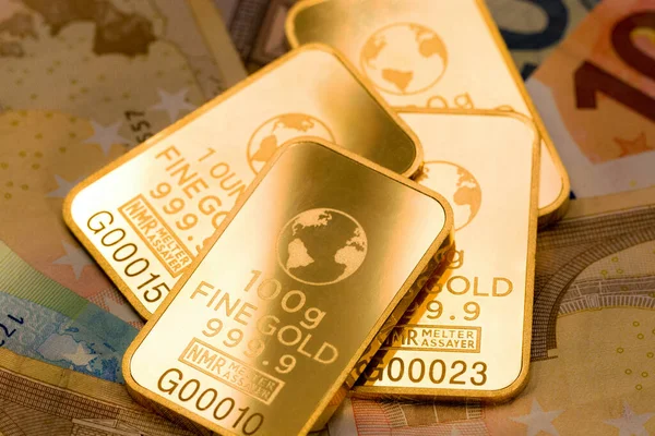 Investieren Sie Gold Bankgoldbarren Barren Auf Dollar — Stockfoto