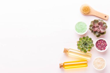 Spa arka plan ile el yapımı bio kozmetik ve kaktüs compositio