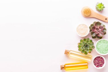 Spa arka plan ile el yapımı bio kozmetik ve kaktüs compositio