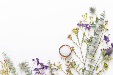 Bio bitkisel yeşil kozmetik düzenleme, deniz tuzu ve el yapımı çünkü