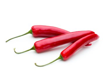 Kırmızı biber beyaz arkaplanda izole edilmiş..