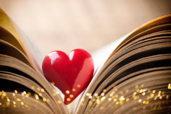 Red heart of the book. Greeting cards. — Stock Photo, Image