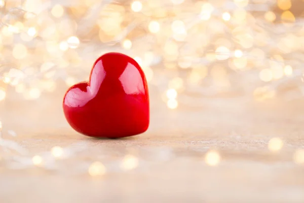 Rode hart bokeh achtergrond, Valentijnsdag wenskaart. — Stockfoto