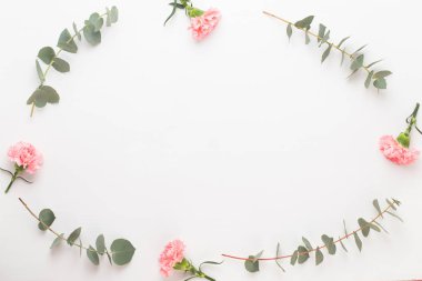 Çiçek ve eucaaliptus bileşimi. Desen çeşitli col yaptı