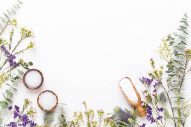 Bio bitkisel yeşil kozmetik düzenleme, deniz tuzu ve el yapımı çünkü