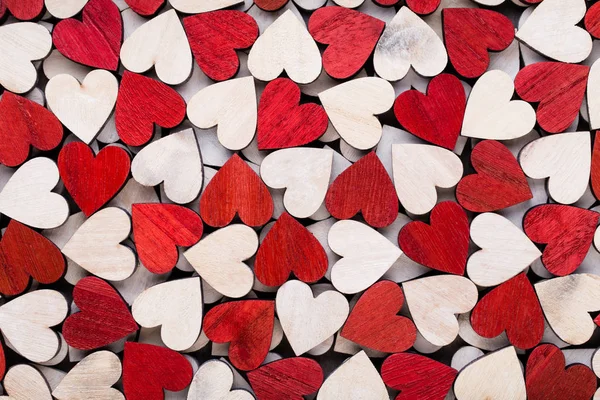 День святого Валентина фон с белым концом красные сердца на деревянной ба — стоковое фото