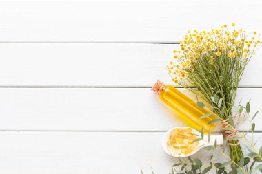 Güzellik ve moda kavramı üzerinde pastel rustik ahşap ayarla spa ile 