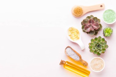 Spa arka plan ile el yapımı bio kozmetik ve kaktüs compositio