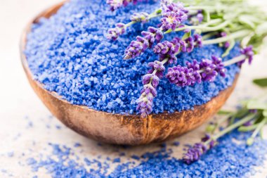 Çiçek desenli lavanta tuzu..