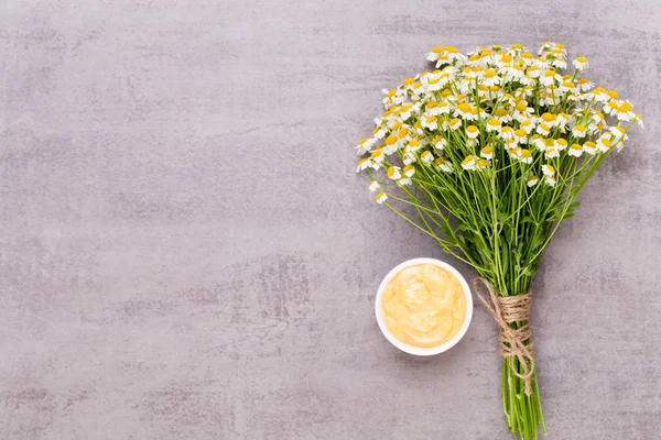 Chamomile aromatherapy theme , handmade cosmetic. space for text — Stock Photo, Image