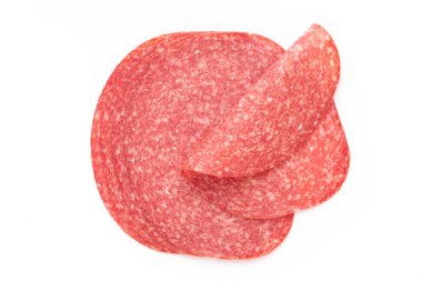 Beyaz arka planda salam dilimleri.