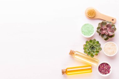 Spa arka plan ile el yapımı bio kozmetik ve kaktüs compositio
