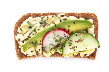 Krem peynirli, sebzeli ve salamlı sandviç..