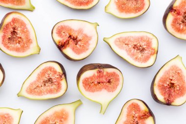 Beyaz arka plan üzerinde izole incir meyve. Üstten Görünüm. Düz yatıyordu patt