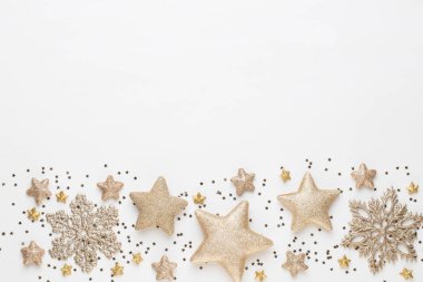 Noel kompozisyon. Beyaz arka plan üzerinde Noel süsleri