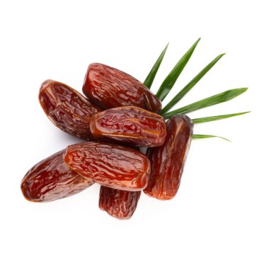 Kuru tarihler beyaz arkaplanda izole edilmiş. Üst Manzara. Düz yatıyordu.