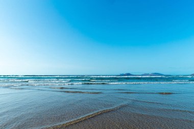 caleta de famara, lanzarote, plaj manzarası.