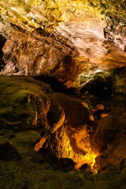Cueva de Los Verdes Lanzarote adasında ziyaret etmek için bir yer.