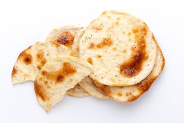 Flatbreads. Arap beyaz arka plan üzerinde izole ekmek.