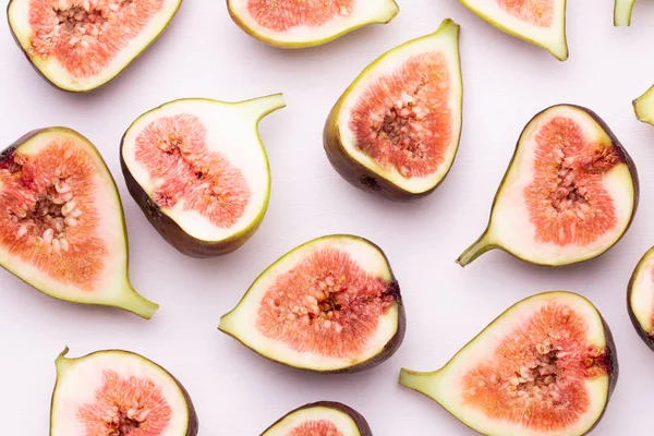 Beyaz arka plan üzerinde izole incir meyve. Üstten Görünüm. Düz yatıyordu patt