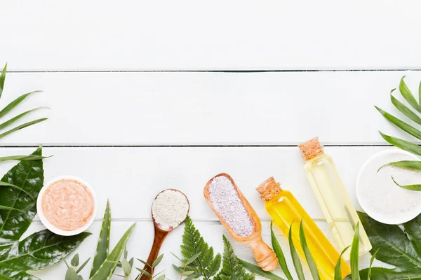 Pastel taşralı spa setiyle güzellik ve aromaterapi konsepti