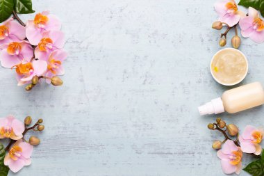 Klasik arka planda orkide çiçekleri. Spa arka planı, spa