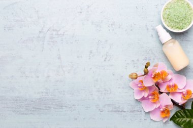 Klasik arka planda orkide çiçekleri. Spa arka planı, spa