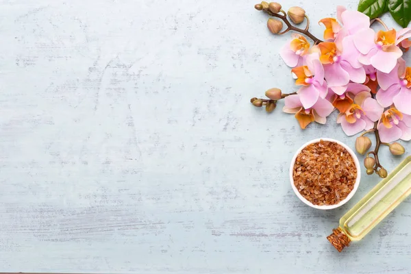 Klasik arka planda orkide çiçekleri. Spa arka planı, spa